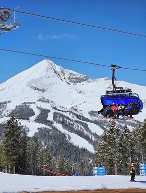 Snow and ski sports - Big Sky Lake Condominiums - centrally located to Big Sky Ski Resort! (Big Sky)