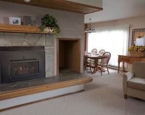 Interior - Big Sky Lake Condominiums - centrally located to Big Sky Ski Resort! (Big Sky)