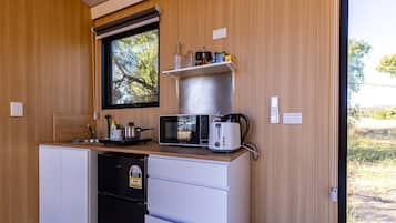Fridge, microwave, stovetop, electric kettle