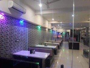 Dining - Gokul Hotel (Malpura)