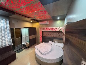 Luxury Double Room | Free WiFi - Gokul Hotel (Malpura)