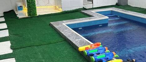 Deluxe-Zimmer, Balkon, Stadtblick | Pool