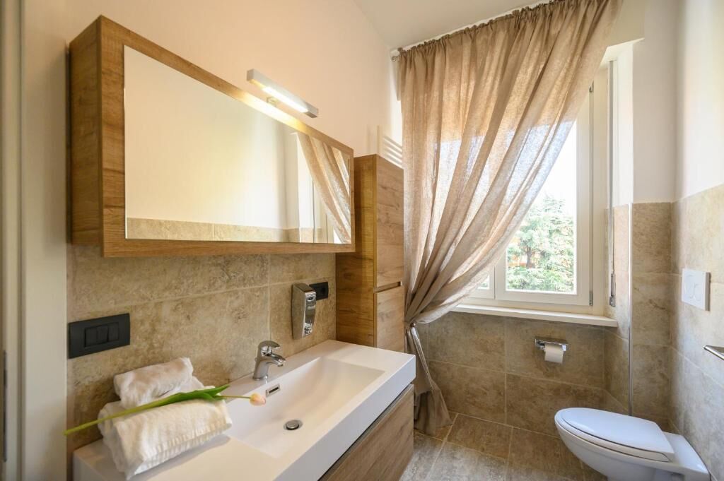 Deluxe-Doppelzimmer, Nichtraucher, Blick auf den Innenhof | Badezimmer