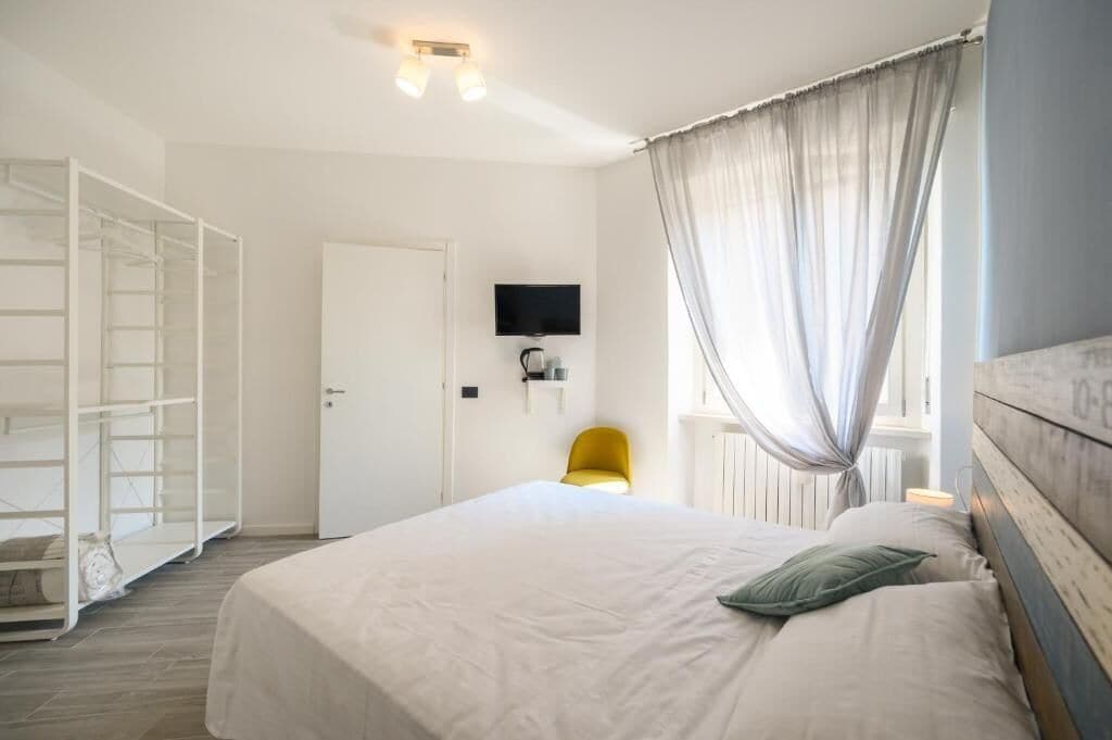 Chambre Double Standard, non-fumeurs, vue cour intérieure | Espace de travail pour ordinateur portable, Wi-Fi gratuit