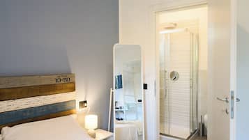 Economy Double Room, Non Smoking, Courtyard View | Bathroom | Shower, hair dryer, towels, soap