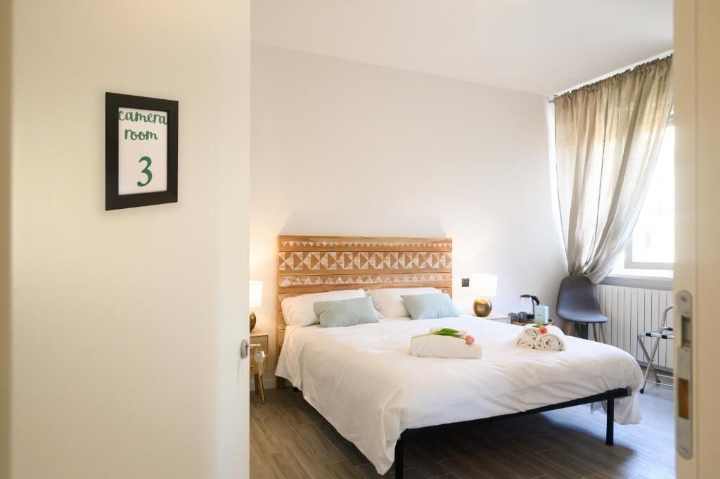 Deluxe Double Room, Non Smoking, Courtyard View | Laptop workspace, free WiFi