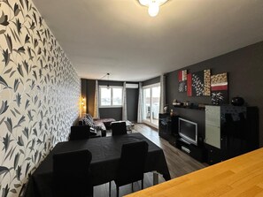 TV - Lovely flat with communal swimming pool AV-89 (Roses)