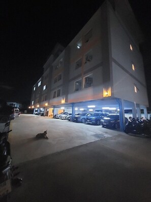 บริเวณภายนอก