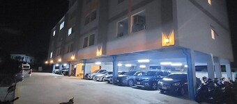 Thana Apartment