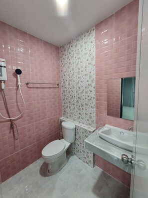 ห้องสแตนดาร์ดดับเบิล | ห้องน้ำ