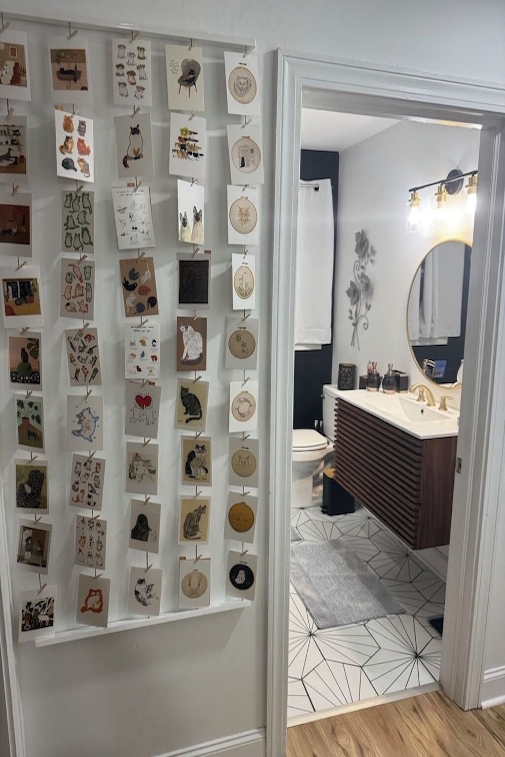 Sèche-cheveux, serviettes fournies, savon, shampoing