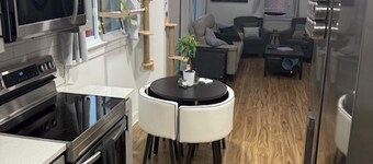 The Cat’s Meow, the ultimate 3-Bedroom cat-friendly getaway in Asheboro, NC!