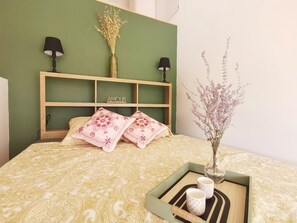 Silitysrauta/-lauta, Wi-Fi, vuodevaatteet