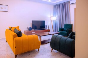 Economy-Apartment, Balkon, Stadtblick | Wohnbereich