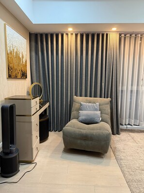 Interior - Cozy Apartment with Private Room in Vibrant Taguig (Taguig)