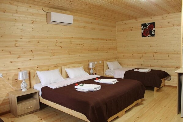 Villa, Balcony, Courtyard View | Desk, laptop workspace, soundproofing, iron/ironing board - GREEN VILLA TSKALTUBO (Tsqaltubo)