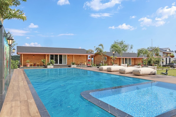 Outdoor pool - ELIVAAS Esh Cottages (Arla Khas)