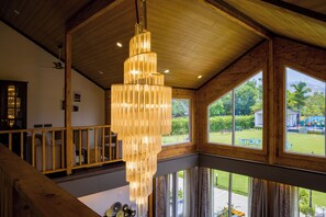 Biệt thự dành cho gia đình, quang cảnh đồi núi | Nội thất