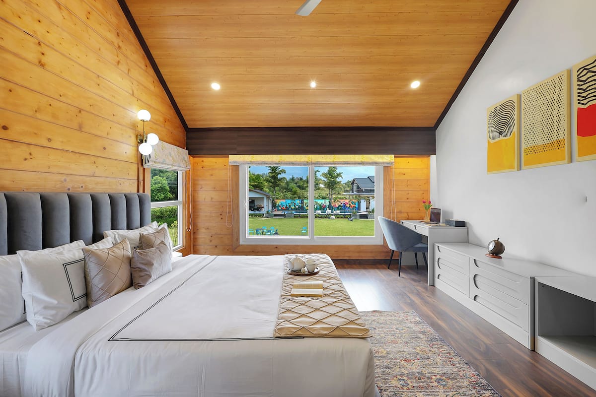 Family Villa, Hill View