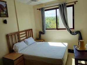 豪華雙人或雙床房, 陽台, 城市景觀 | 埃及棉床單、高級寢具、Select Comfort 床墊