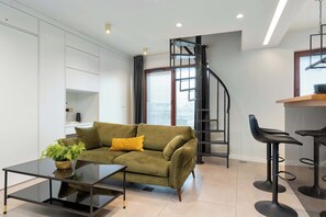 TV, fireplace, offices - Two-level Apartment in Center | Pool | Gym | Sauna (Gdańsk)