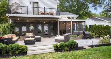 Brilliantly Updated Multi-Level Walkable to Navy Stadium & Close to Historic Downtown Annapolis