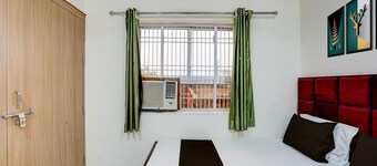 Hotel O Ugat Canal Surat Royal Orbit