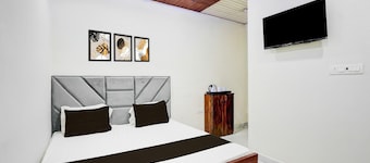 Hotel O Ugat Canal Surat Royal Orbit