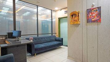House | Lobby