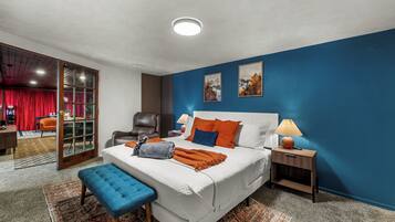 Iron/ironing board, WiFi, bed sheets