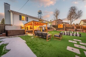 Property grounds - Epic Family Home: Mini-Golf, Sauna, Hot Tub, Games (Colorado Springs)