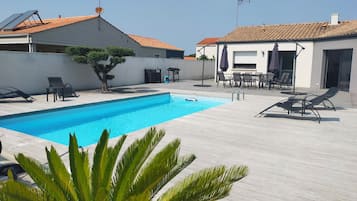 Piscine extérieure, piscine chauffée