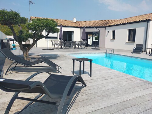 Villa near Les Sables d'Olonne with private pool 15 minutes from the beaches!