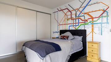 Desk, iron/ironing board, travel cot, WiFi