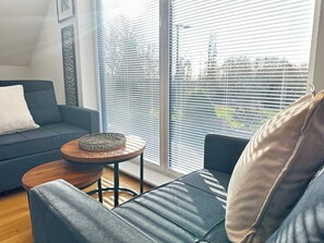 Living area - Private Studio with parking near A14 (Burton Latimer)