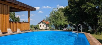 Hiša na Ravnah 別墅