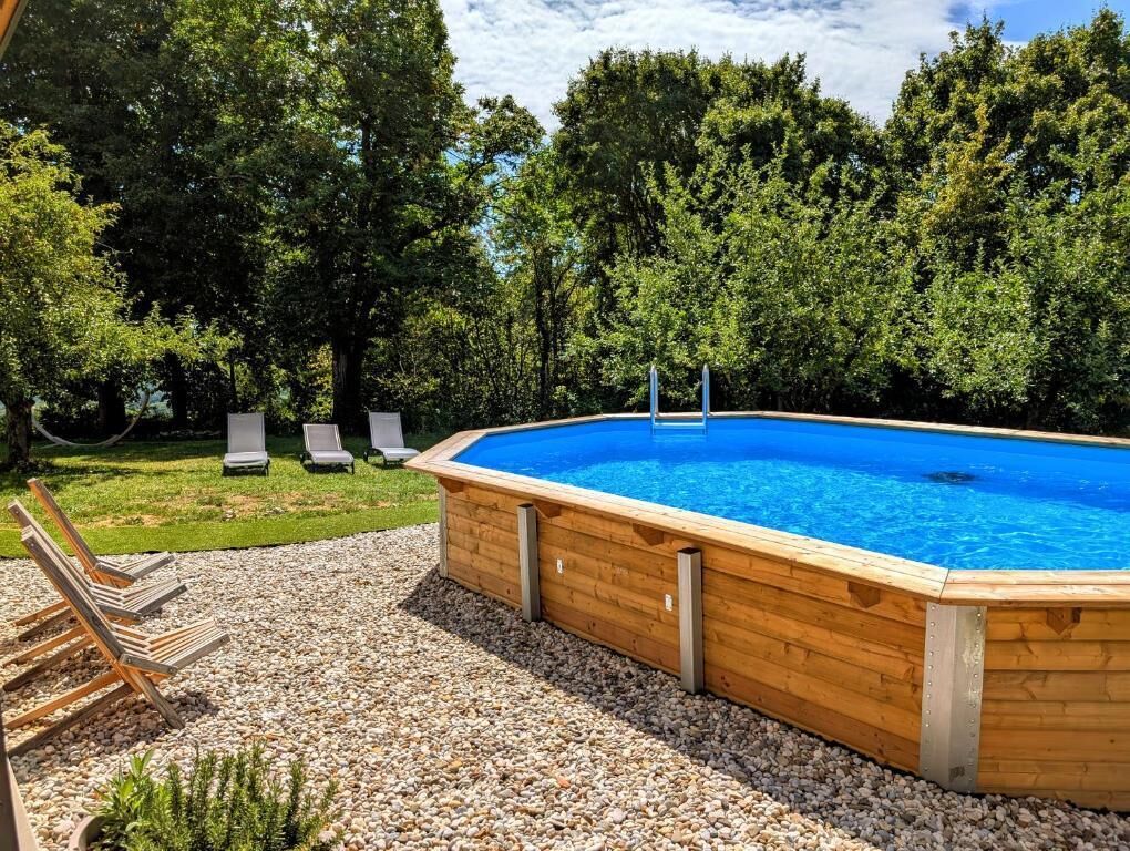 Seasonal outdoor pool, sun loungers