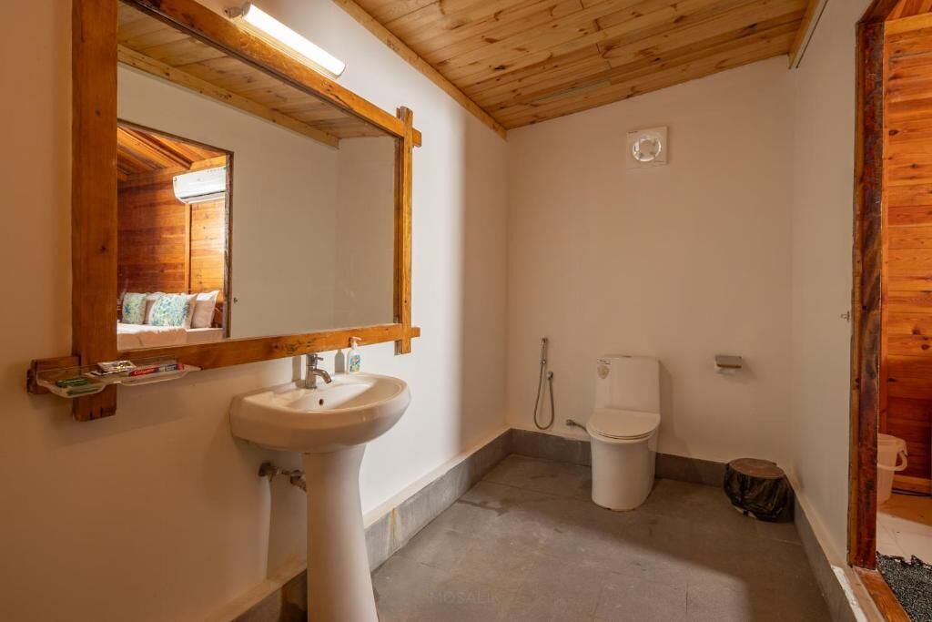 슈피리어 더블룸, 발코니, 정원 전망 | 욕실 | 슬리퍼