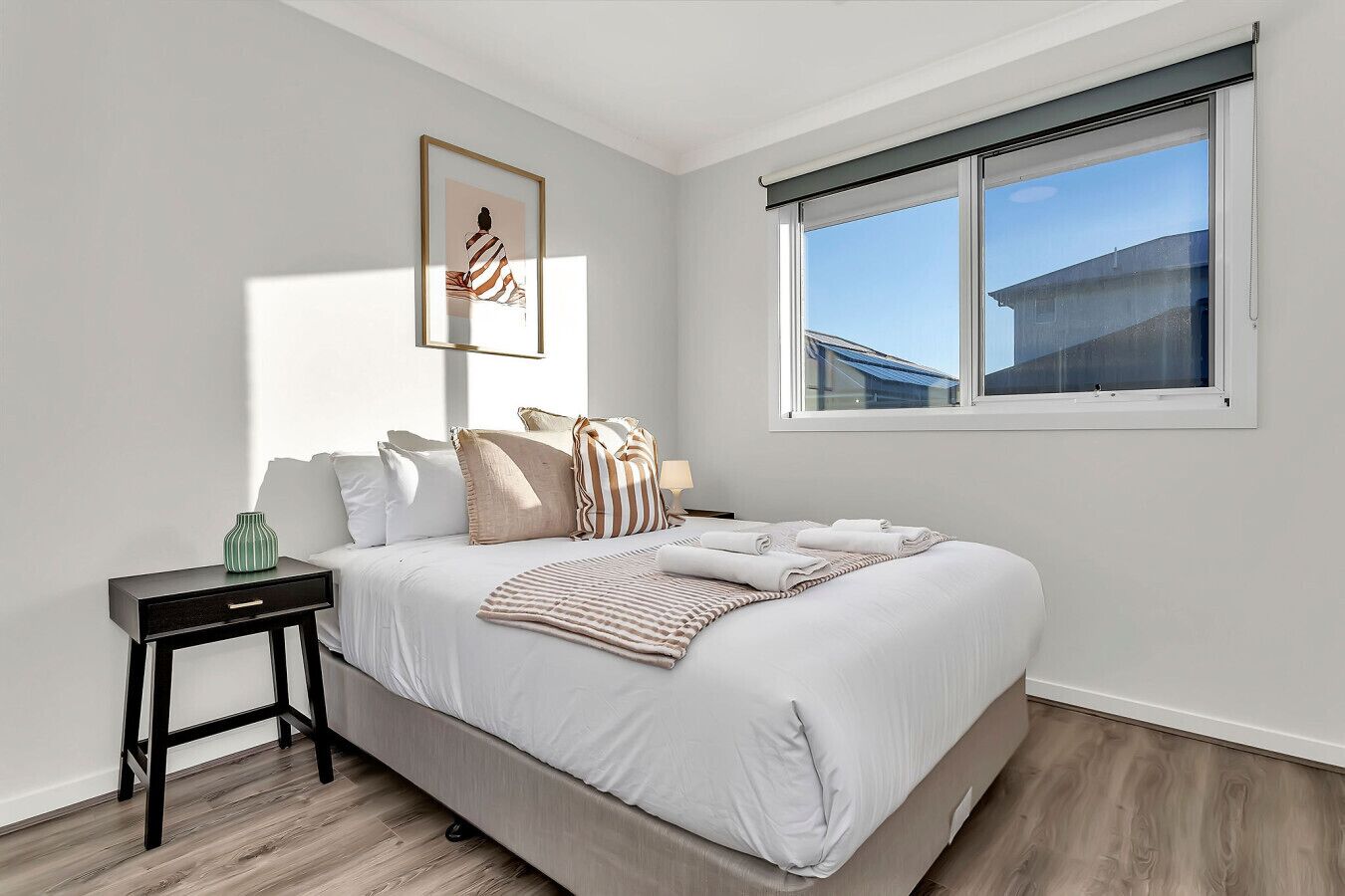 Desk, iron/ironing board, WiFi