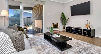 Campiana Retreat | 5 Beds, Near Virgara Wines, 2 Living Area