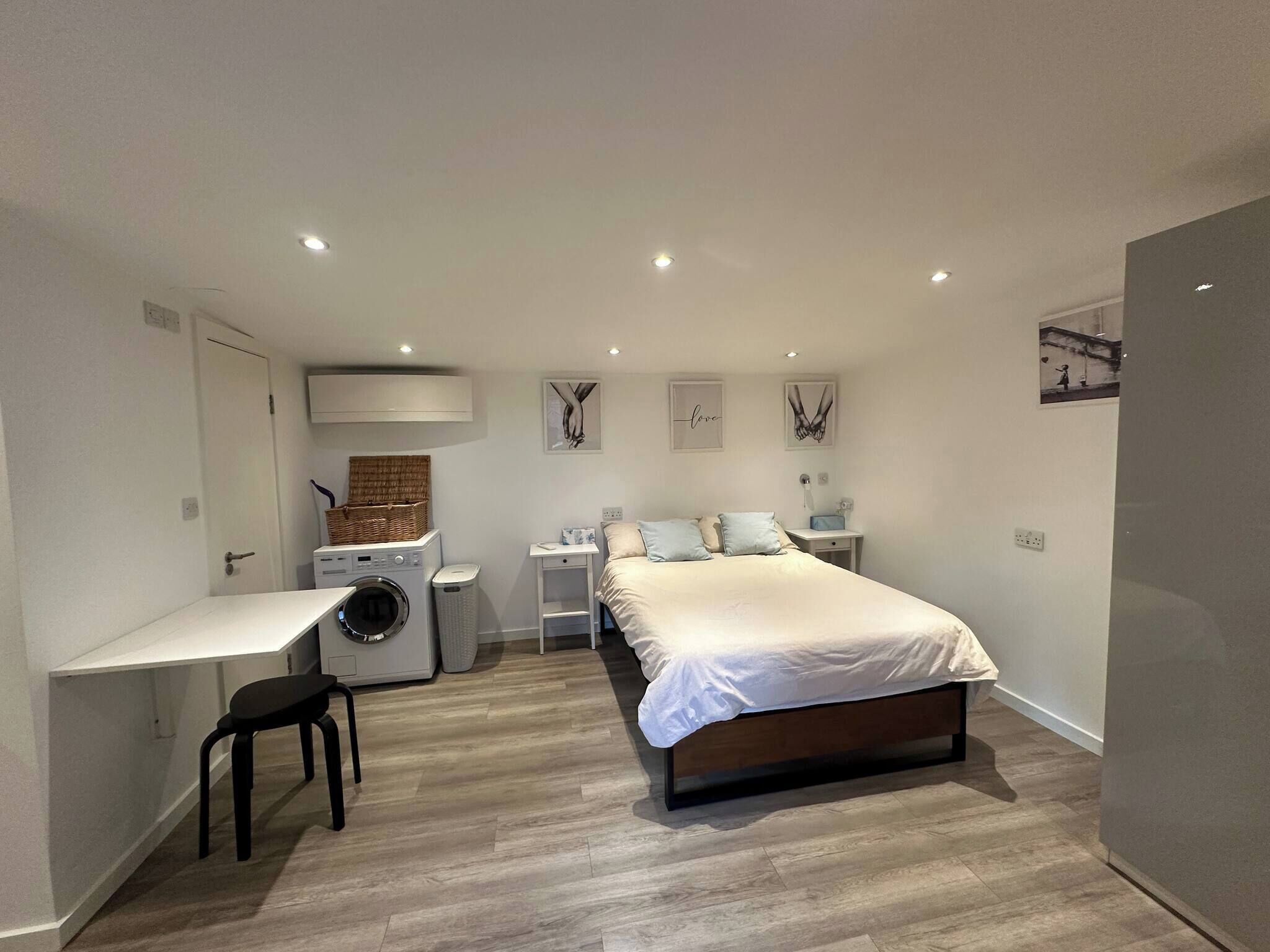 Iron/ironing board, internet, bed sheets, wheelchair access