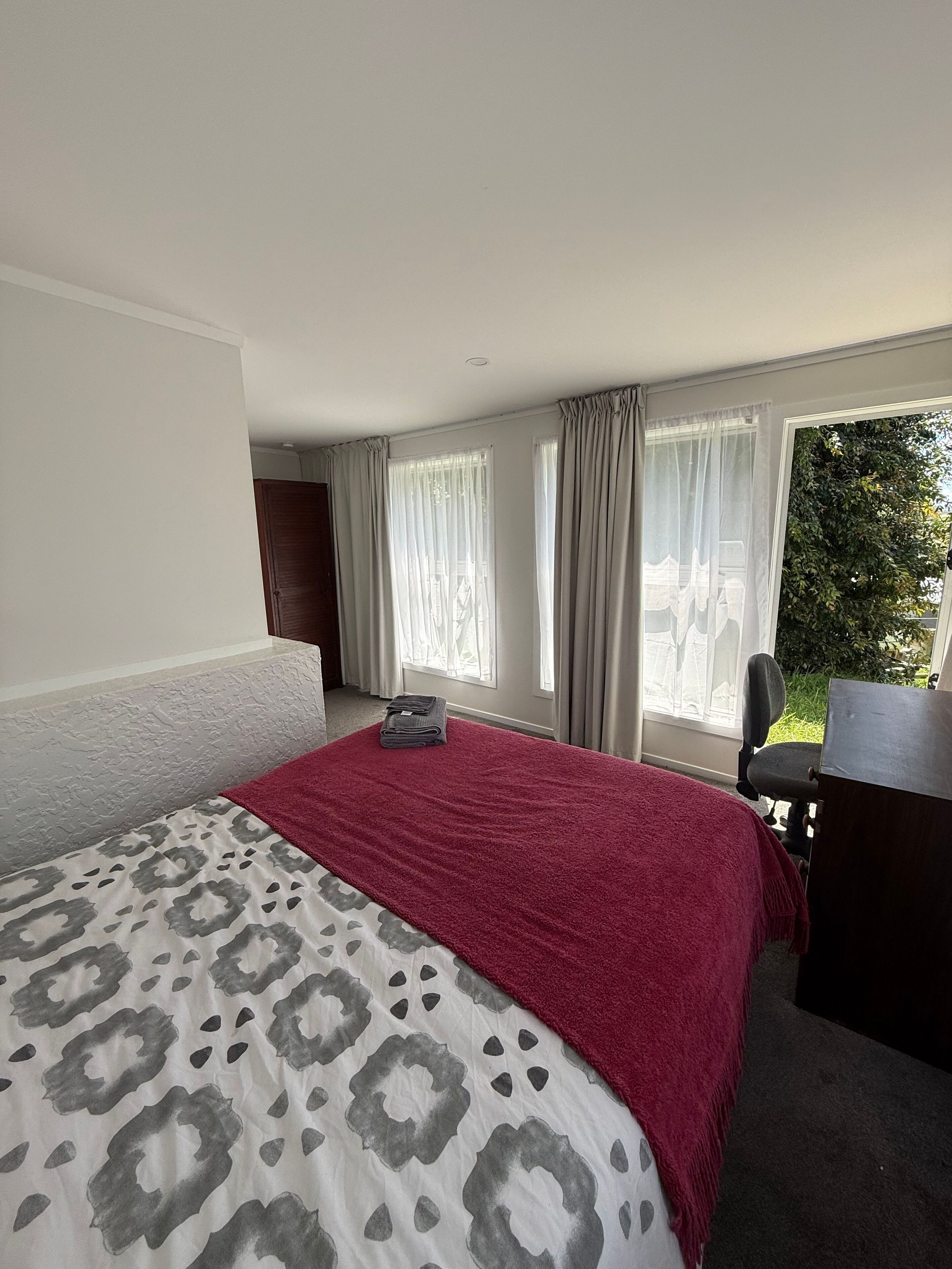 2 室のベッドルーム、アイロン / アイロン台、インターネット、ベッドシーツ