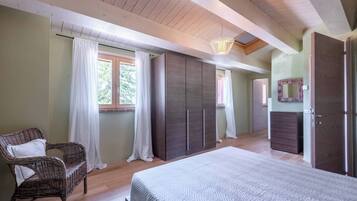 3 chambres, fer et planche Ă repasser, accĂšs Internet, draps fournis