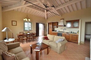 Living area - Quercia Apartment - Cignella Resort Tuscany (Trequanda)