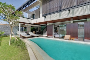 Villa, Balkon, Poolblick | Pool | Innenpool, Außenpool