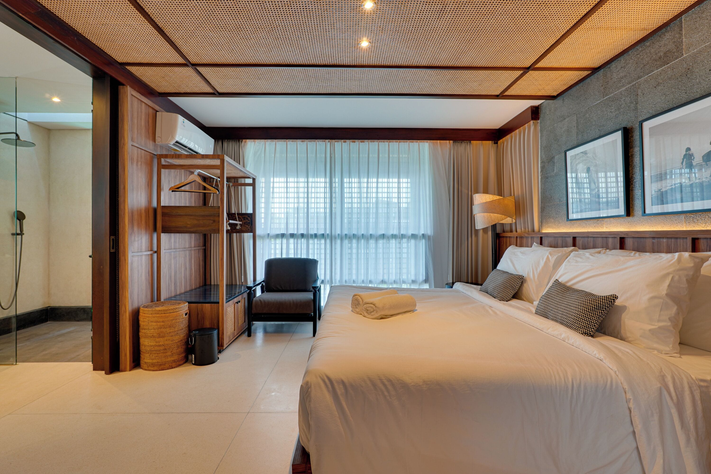 別墅, 陽台, 泳池景觀 | 客房內保險箱、免費無線上網、床單