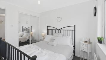 2 Schlafzimmer, Bügeleisen/Bügelbrett, Internetzugang, Bettwäsche