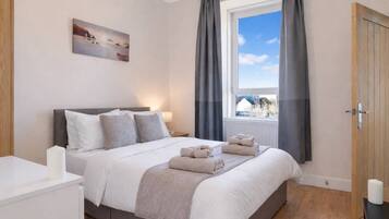 2 soverom, strykejern/-brett, internettilgang og sengetøy