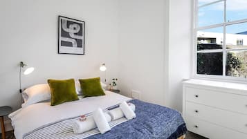 Iron/ironing board, Internet, bed sheets, wheelchair access