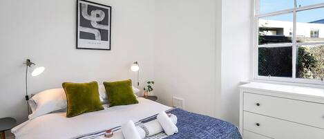 Iron/ironing board, Internet, bed sheets, wheelchair access